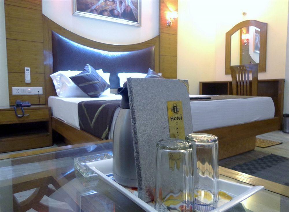Hotel Castle Blue New Delhi Near Igi Airport Exteriör bild